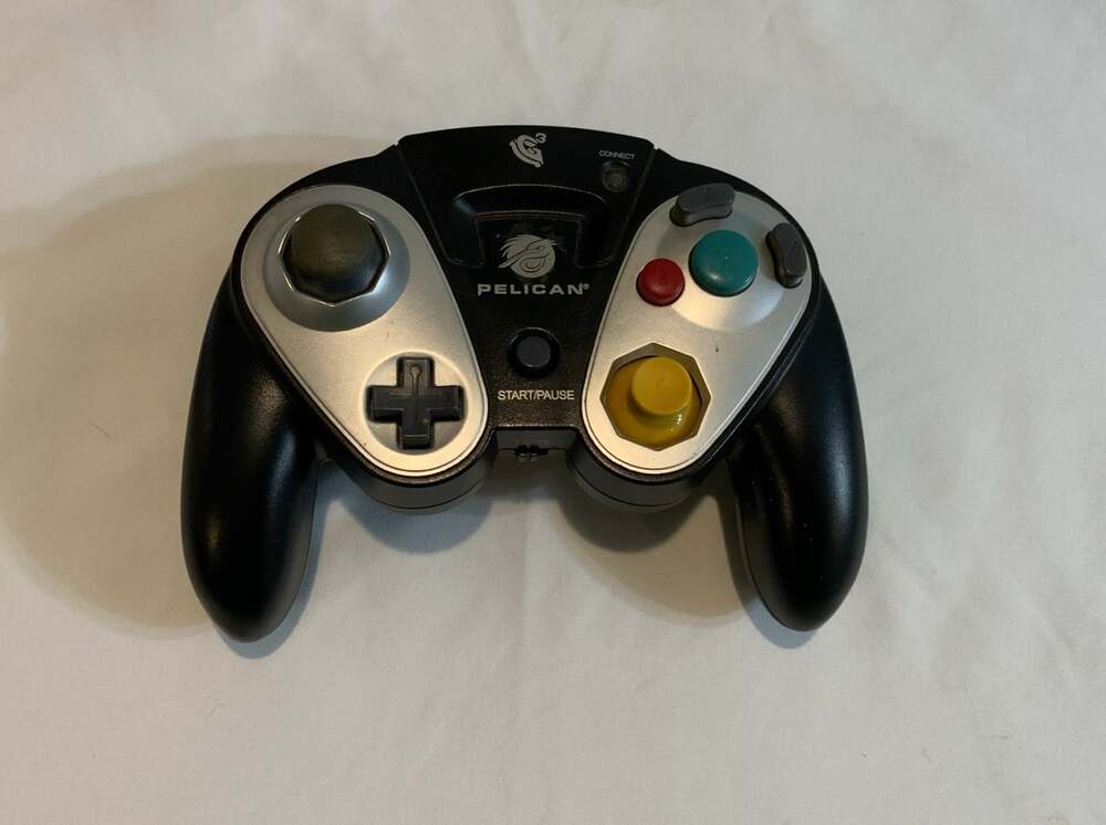 Pelican Wireless G3 Controller  Nintendo GameCube No Dongle Or Back Stuck Keys